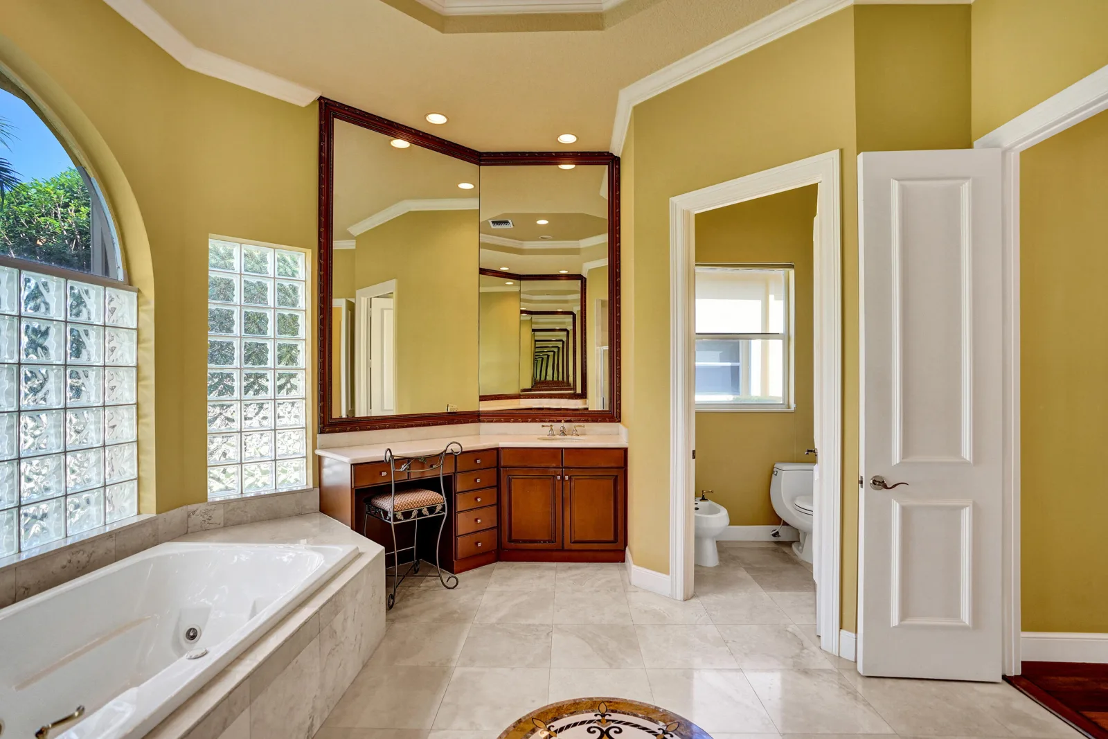 6543 Newport Lake Circle photo 14