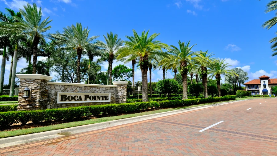 Boca Pointe